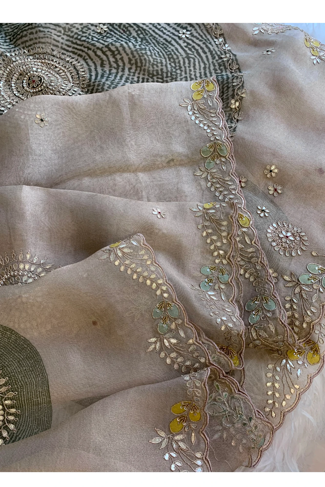 Gota Patti Organza Saree with Tie Dye Effect (beige+Green) 5838 01