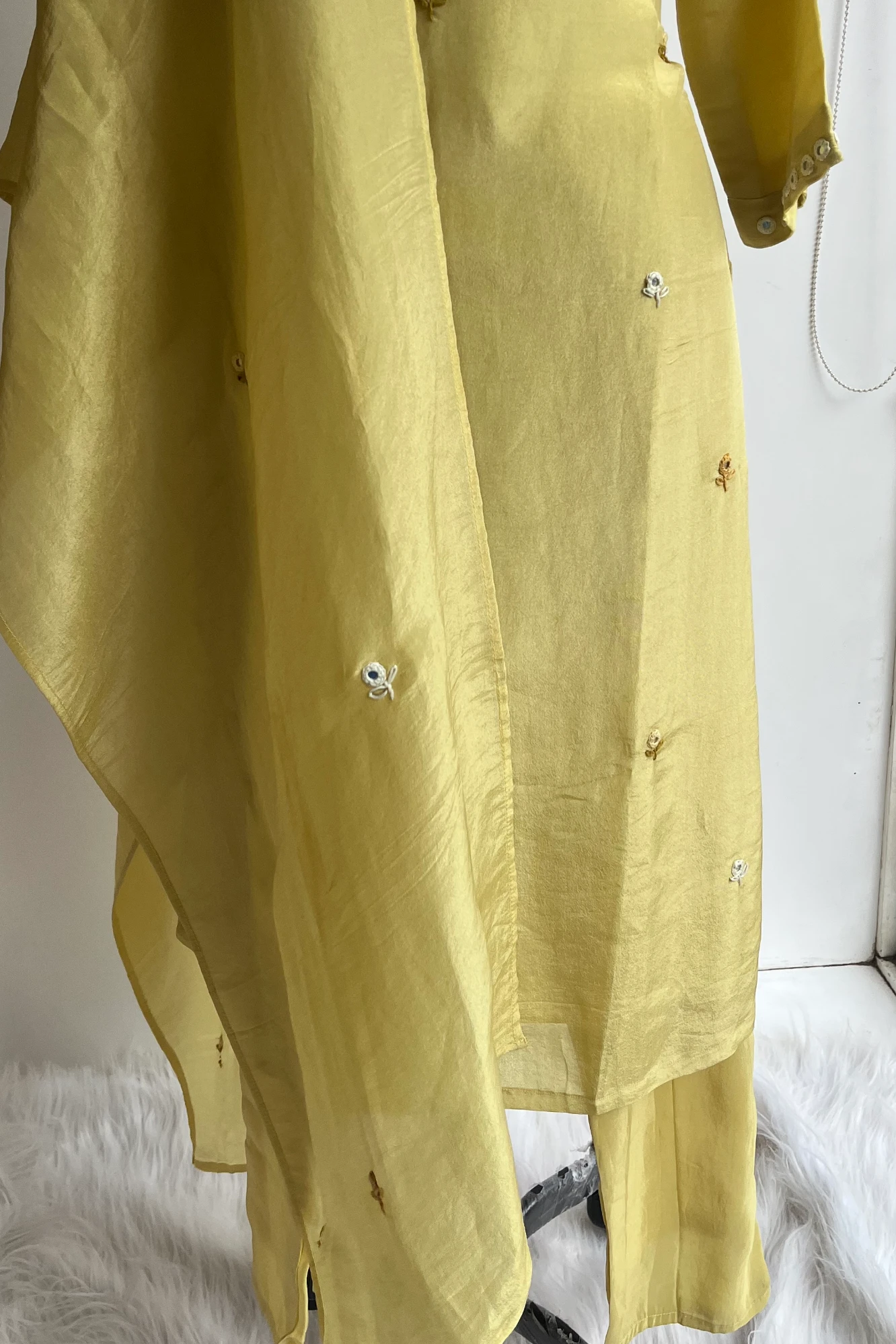 Lemon Yellow Tissue Kurti with Mirror & Thread Work – Set with Pants & Dupatta 5147 05 (40)