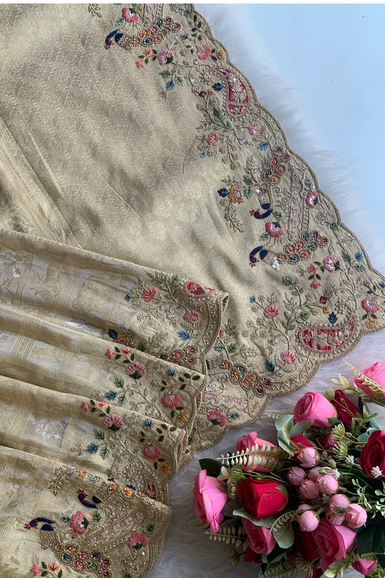 Off White Banarasi Silk Saree 5777 09
