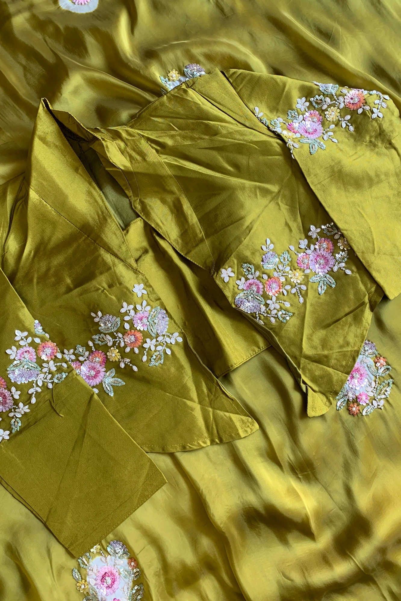 Olive Green Tie-Dye Habutai Silk Saree 5650 02