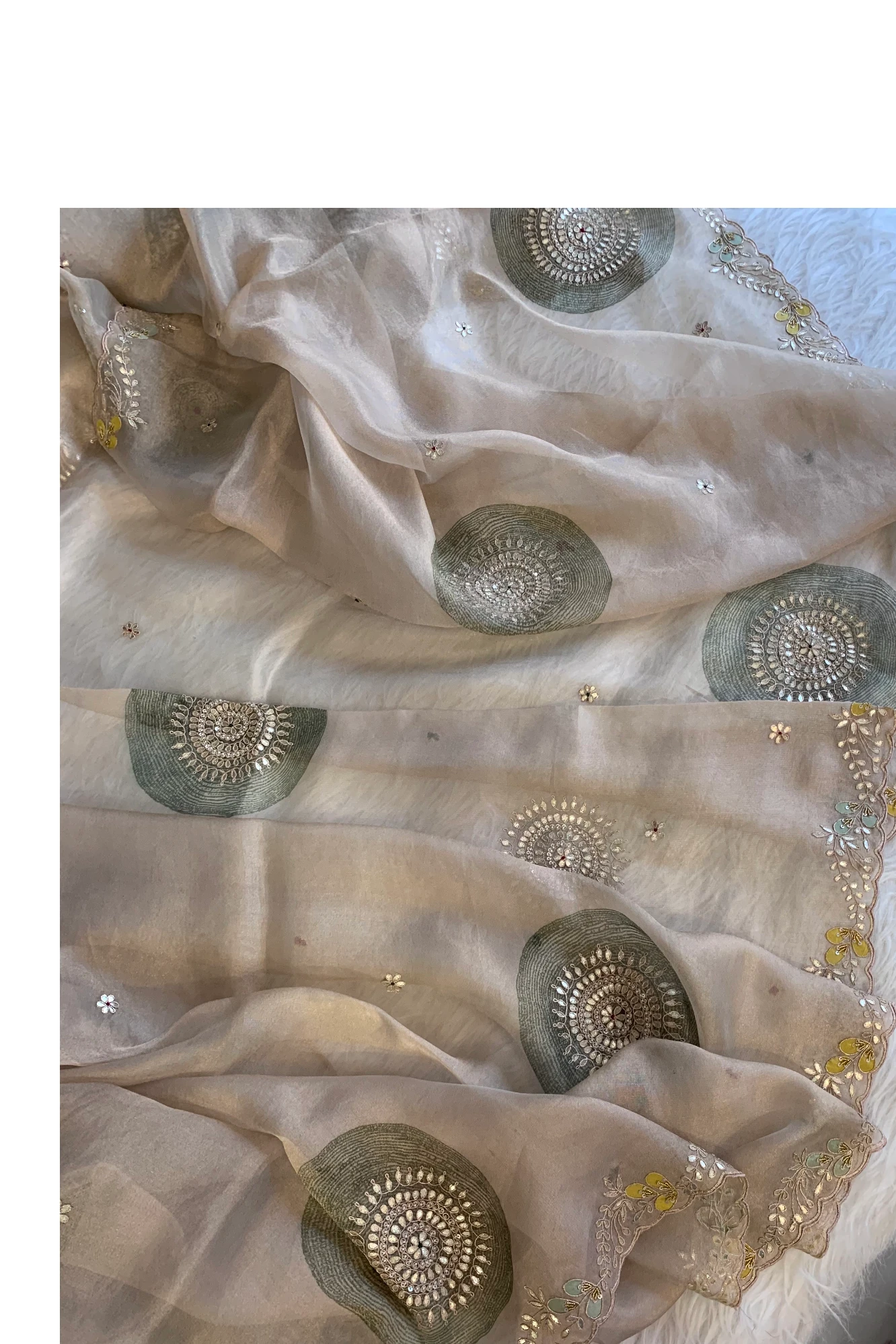 Gota Patti Organza Saree with Tie Dye Effect (beige+Green) 5838 01