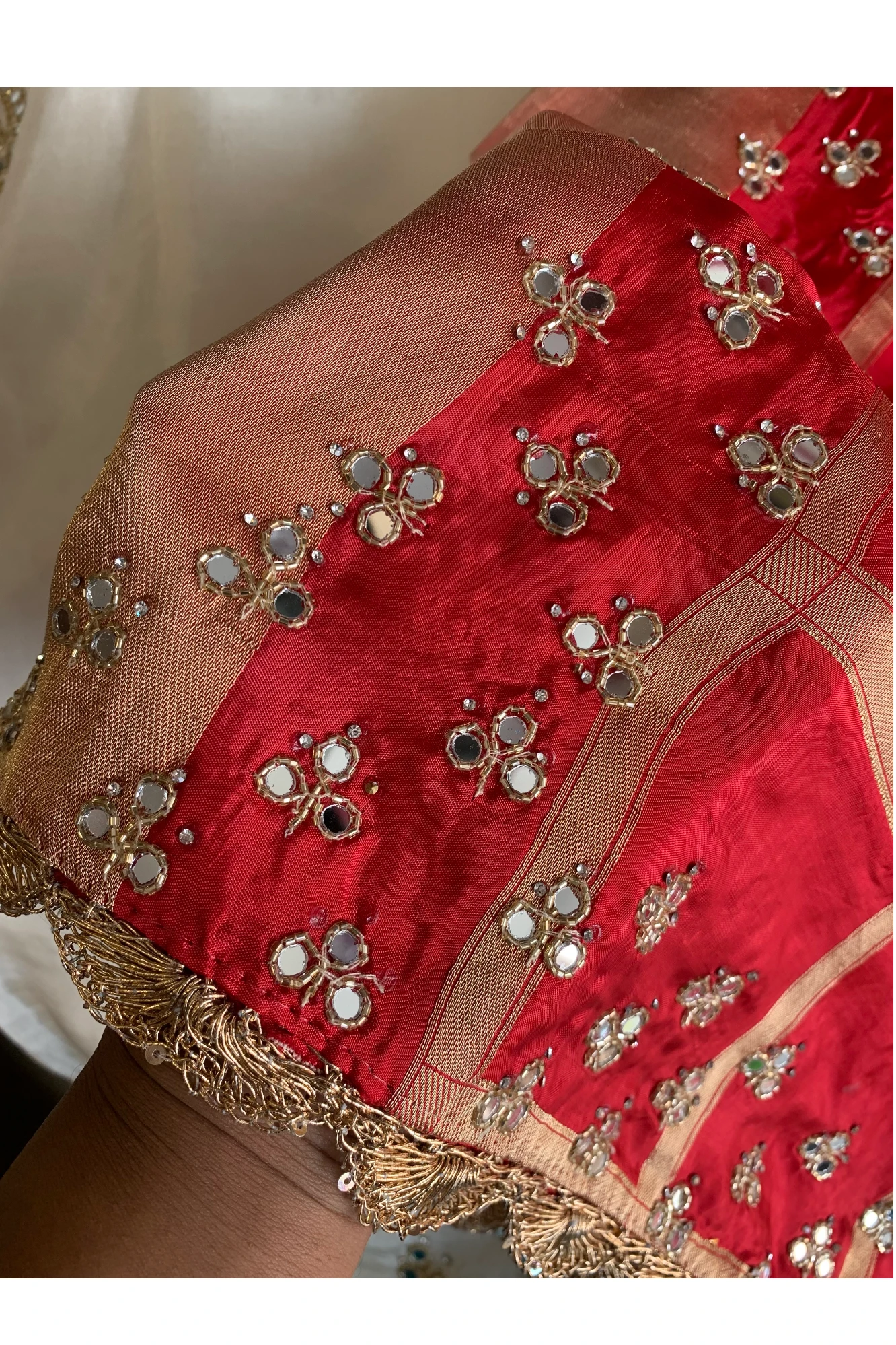 Ivory Base Saree with Red Pallu & Blouse 5751 05