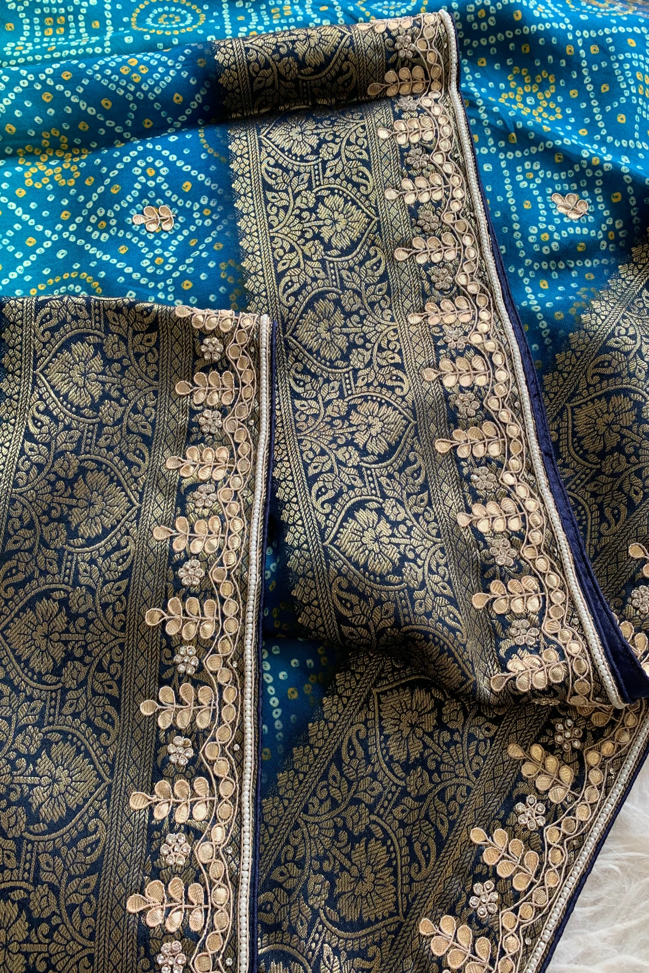 Peacock Shade Bandhej Russian Silk Saree 5364 09