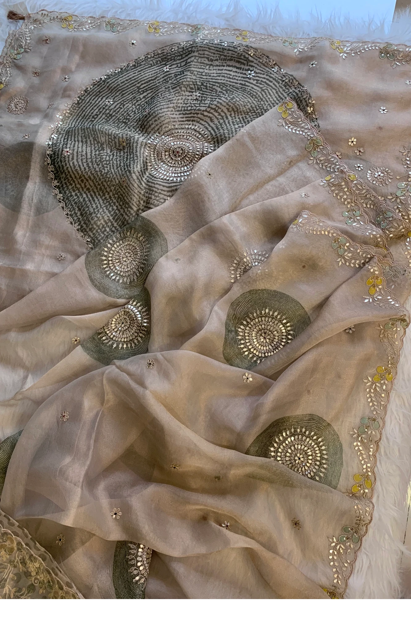 Gota Patti Organza Saree with Tie Dye Effect (beige+Green) 5838 01