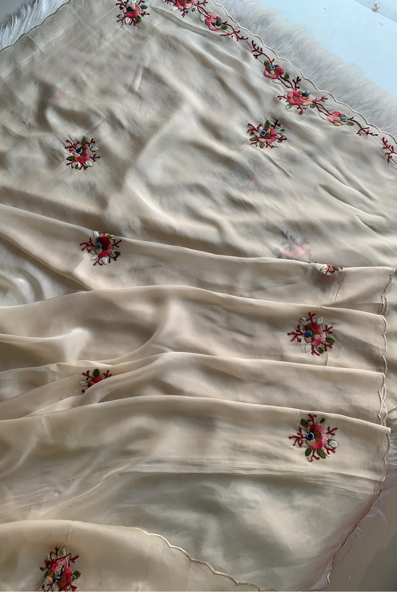 Off White Floral Embellished Habutai Silk Saree 5142 12
