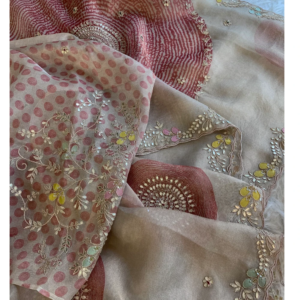 Gota Patti Organza Saree with Tie Dye Effect (beige+Pink) 5838 01