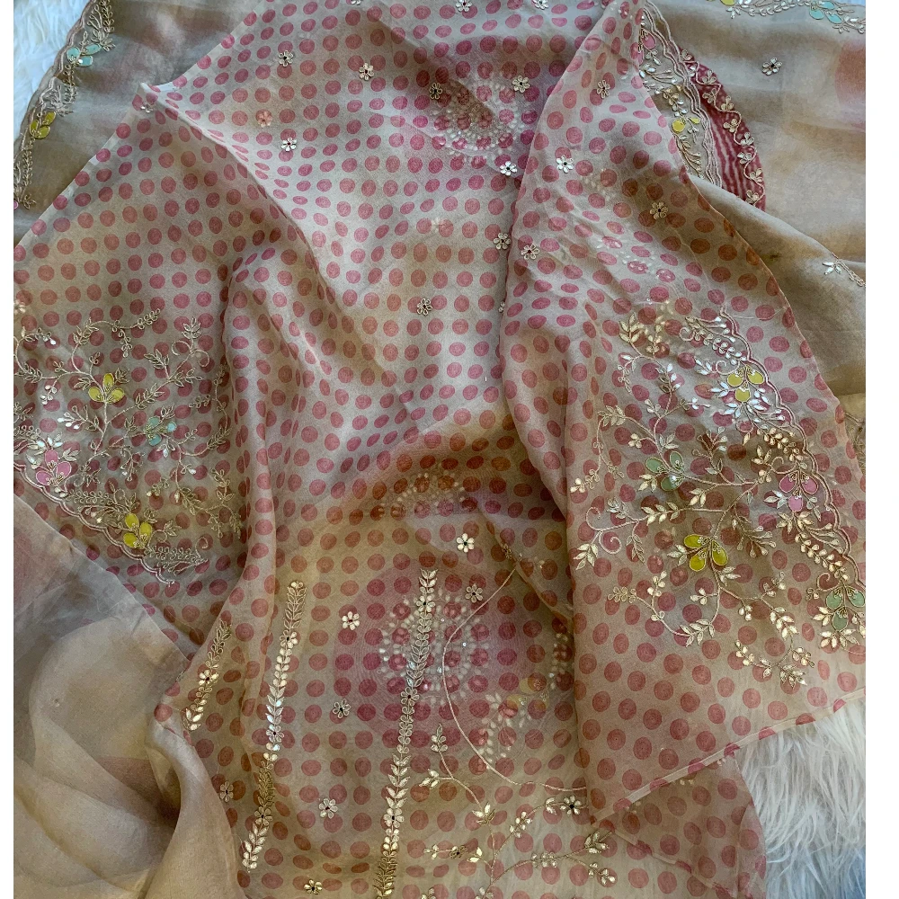 Gota Patti Organza Saree with Tie Dye Effect (beige+Pink) 5838 01