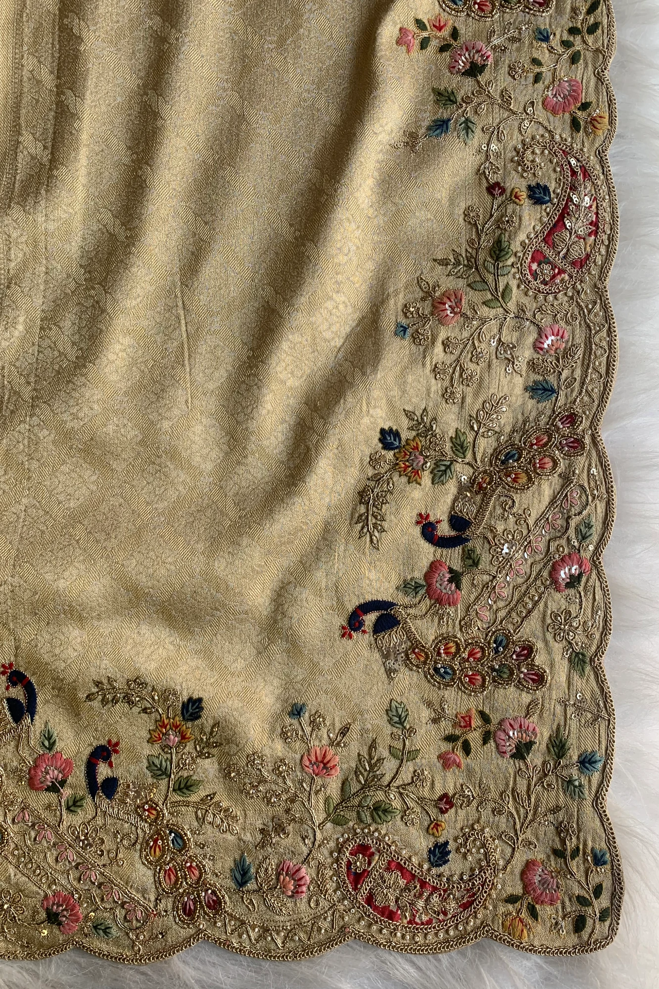 Off White Banarasi Silk Saree 5777 09