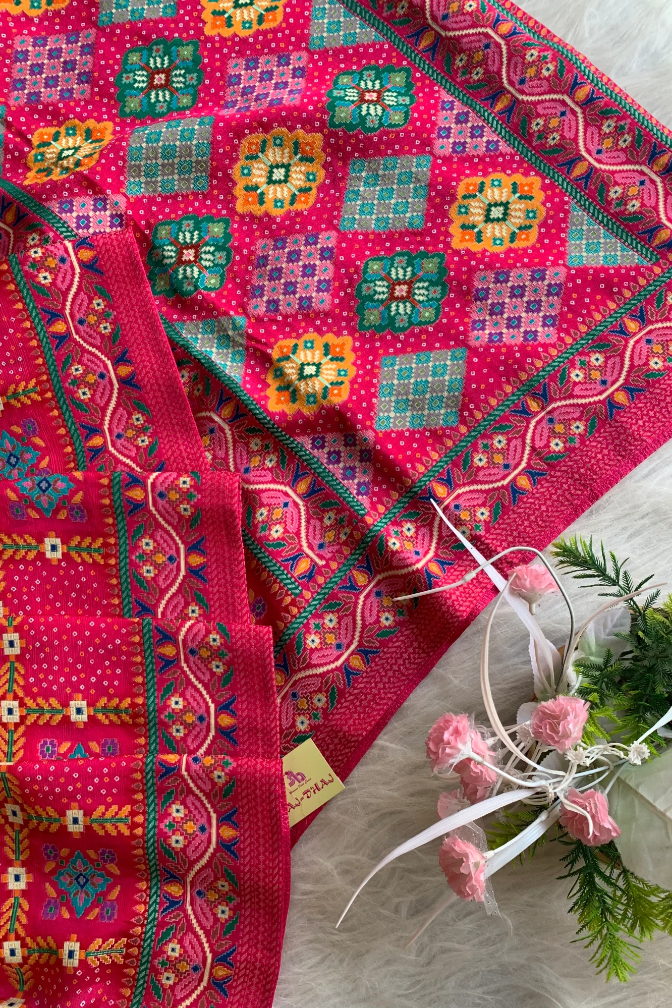 Red Patola Design Banarasi Saree 5776 04