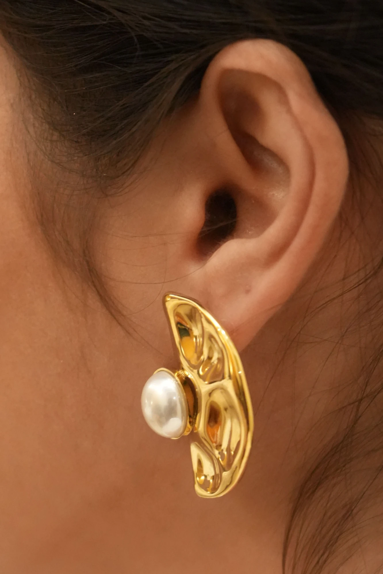 Glimmer Bar Studs