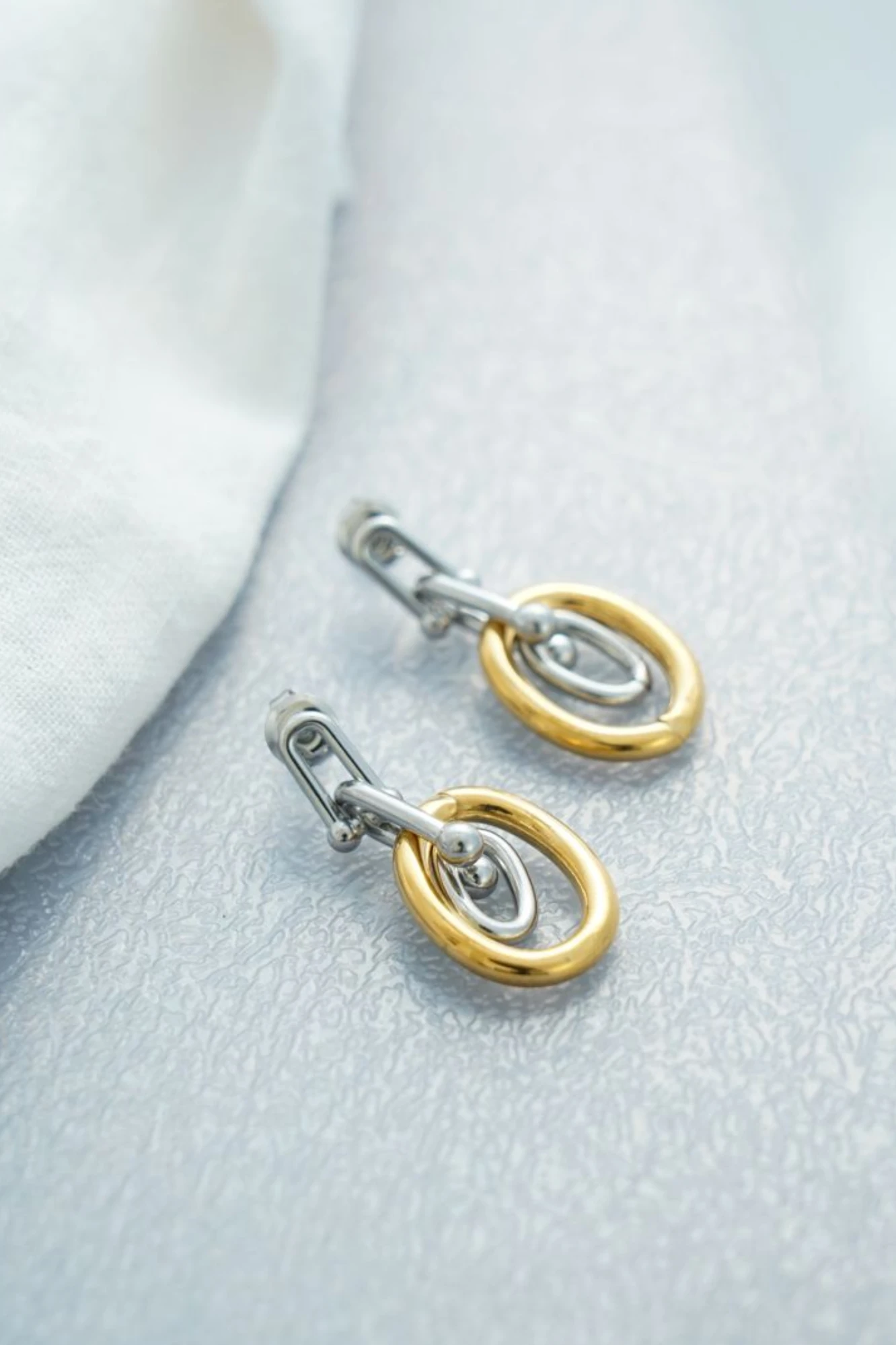 Opulent Shine Earrings