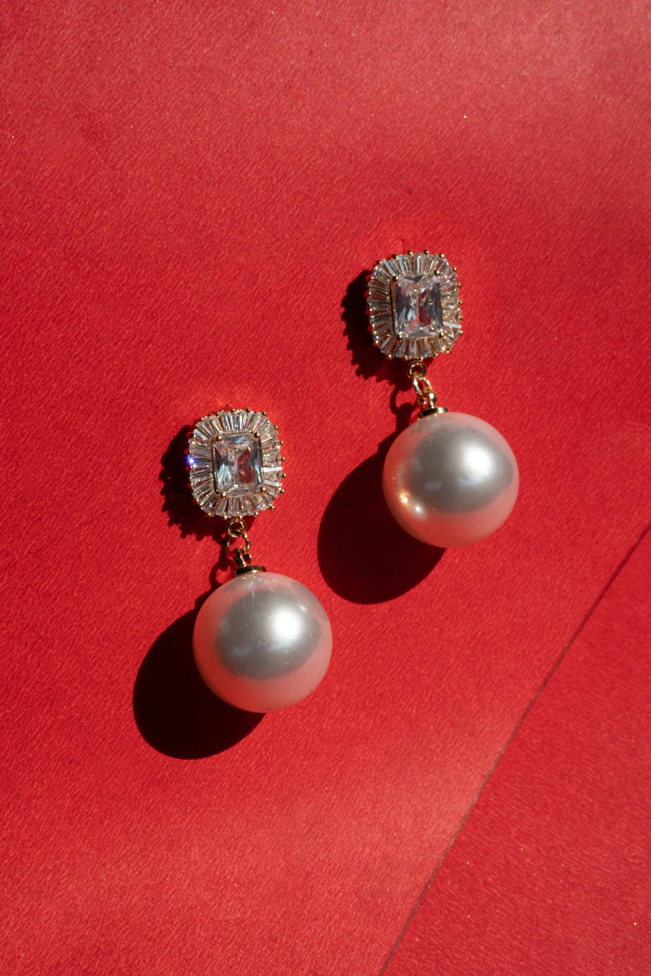 Classic Pearl Earrings