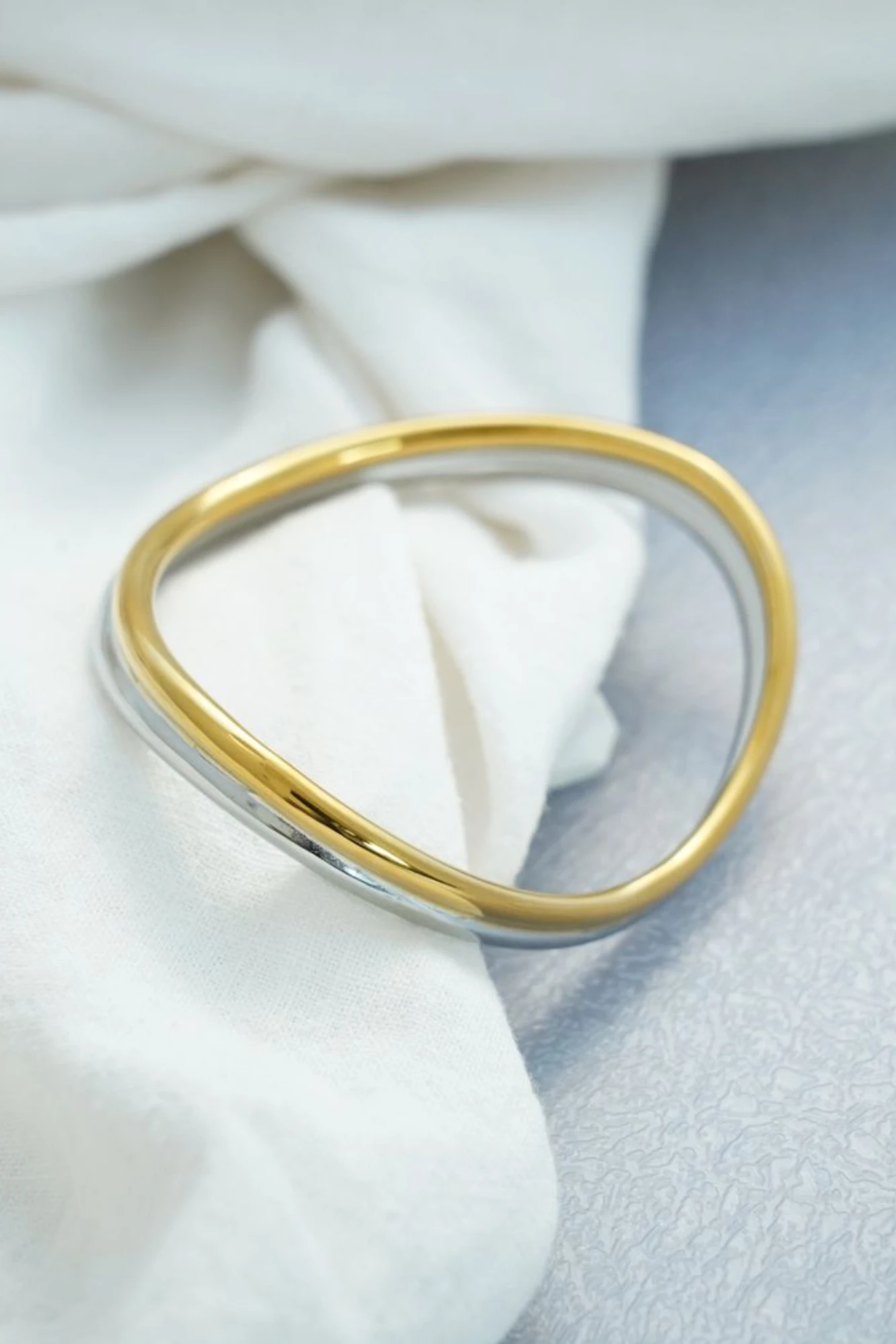 Majestic Glow Bangle