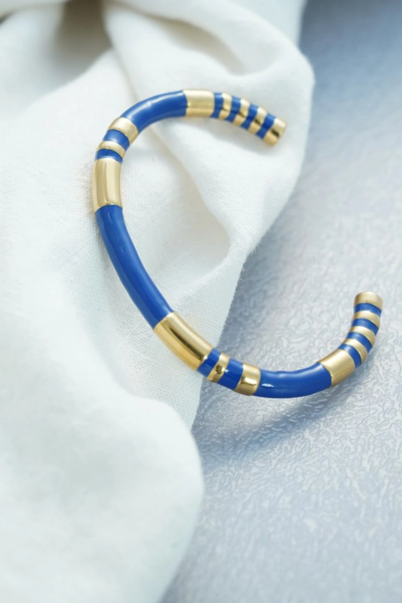 Sovereign Twist Bracelet