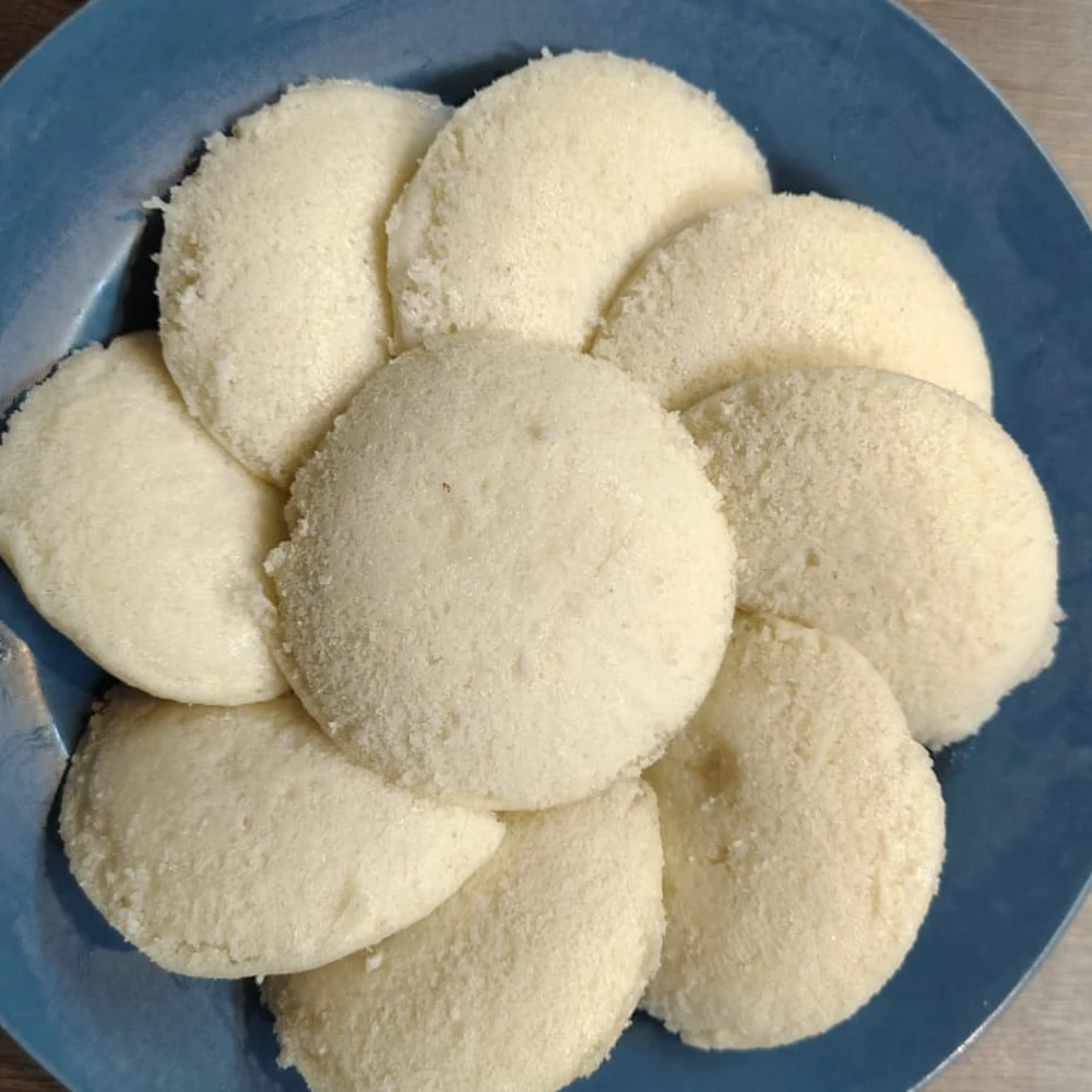 Sat morn - Protein combo - Whey water idli batter + vada batter + coconut chutney
