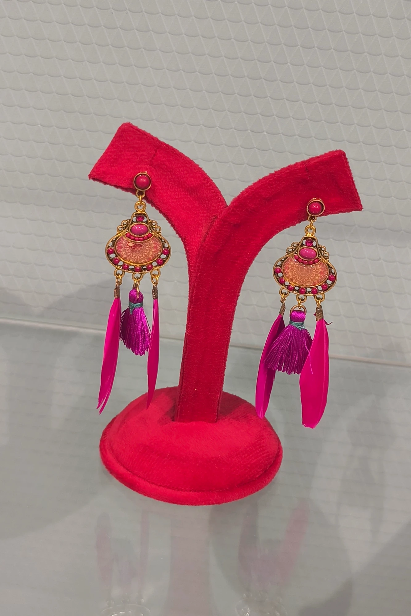 MAGENTA FEATHER EARRINGS