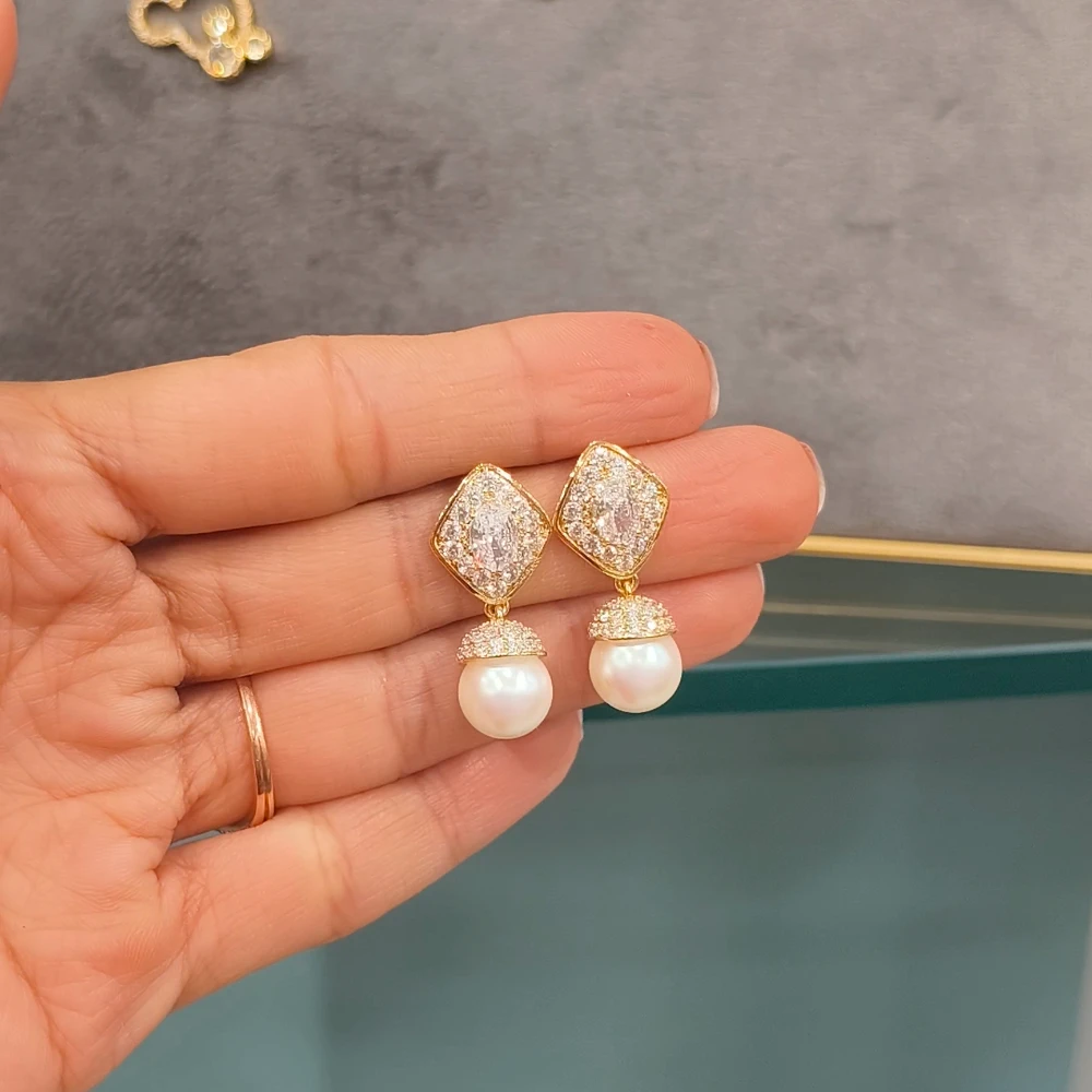 RHOMBUS DROP PEARL EARRINGS