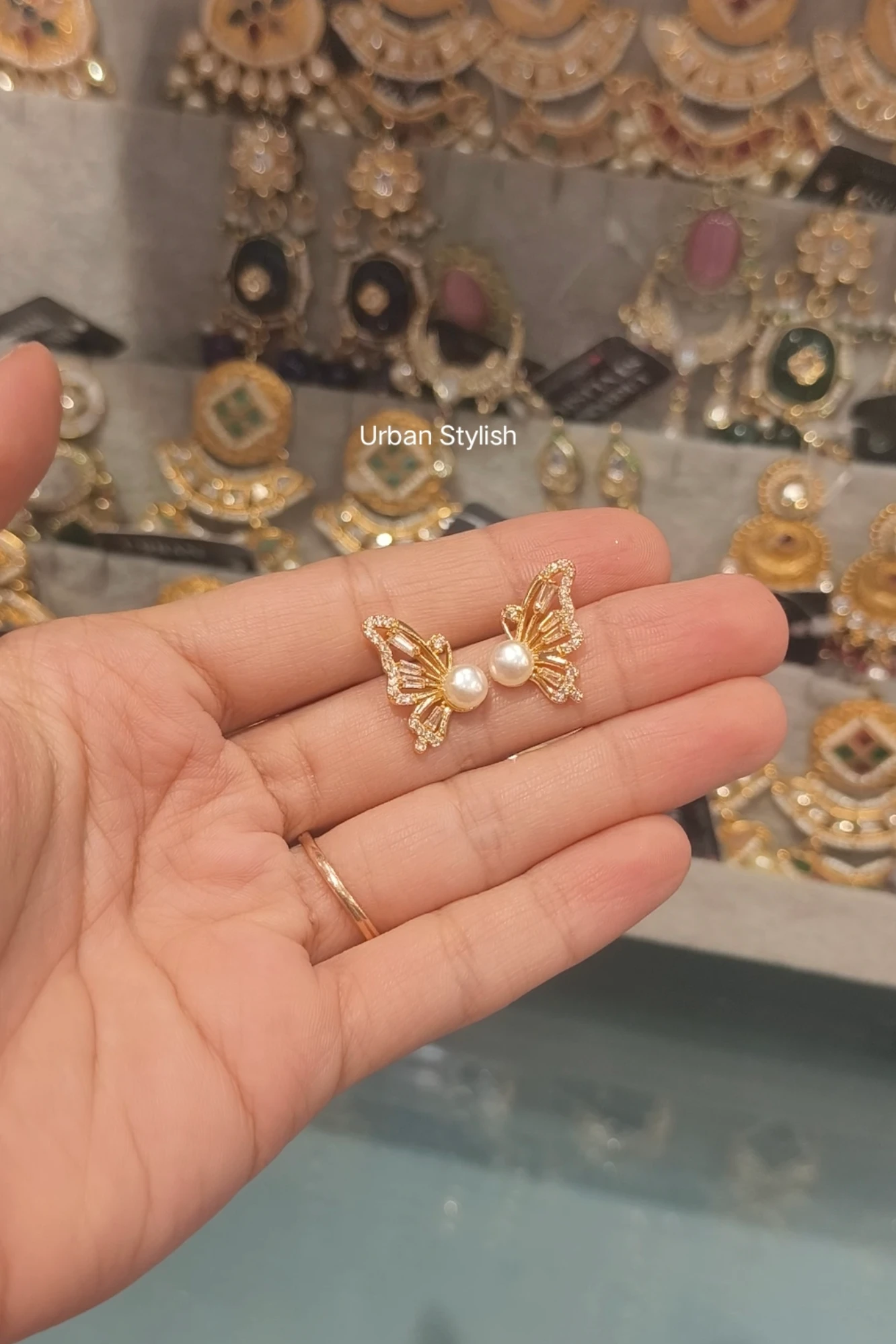 BUTTERFLY AD STUDS