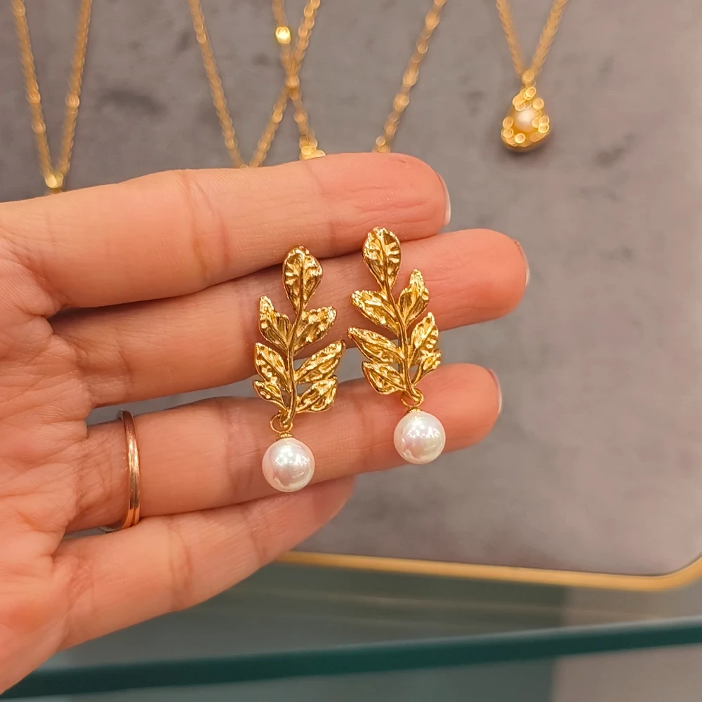 LEAVE DROP PEARL EARRINGS