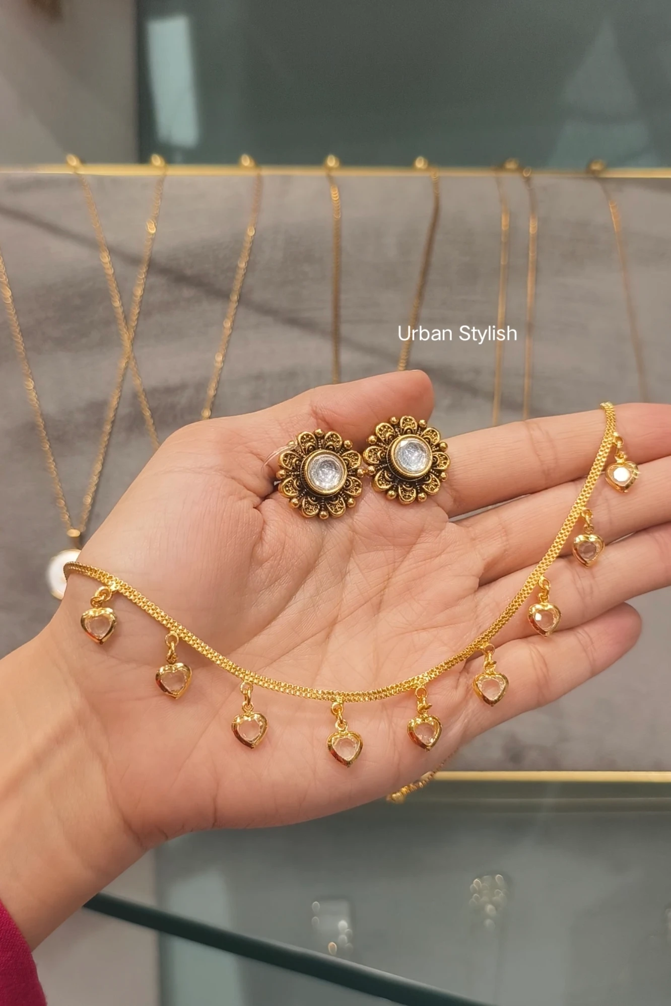 JANNAT GRACE NACKLECE WITH EARRINGS
