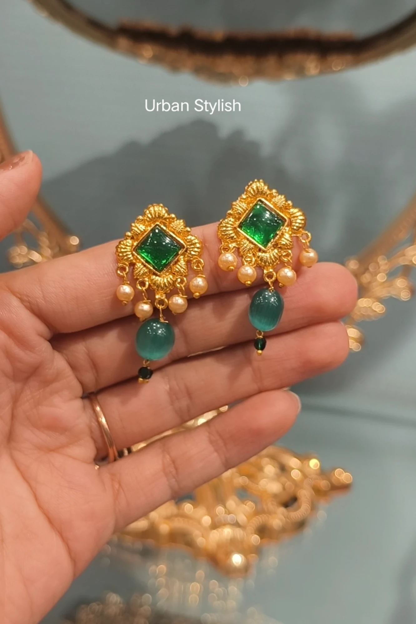 NAIRA GREEN GOLNEN STUDS (A18)