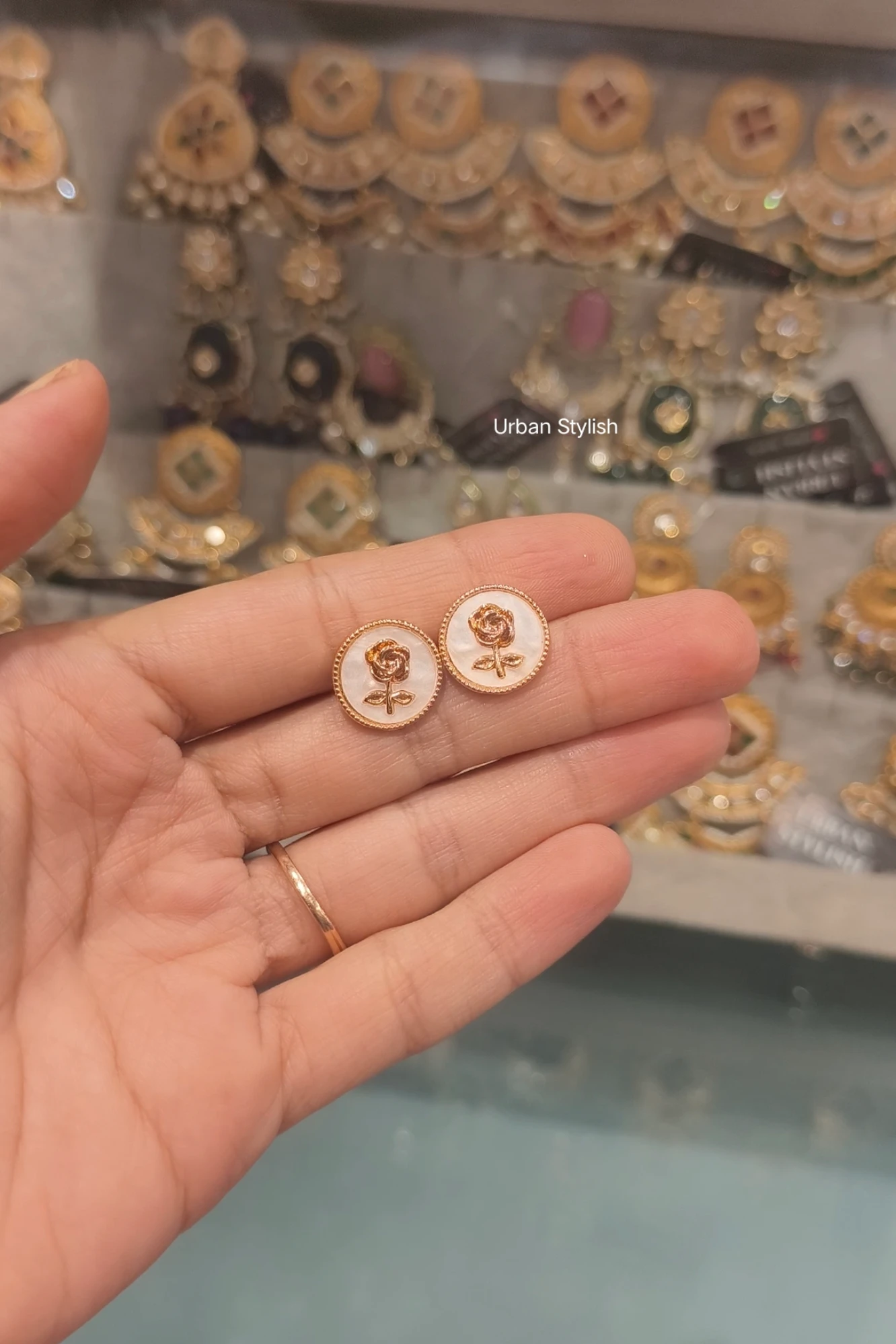 ASTER AD STUDS