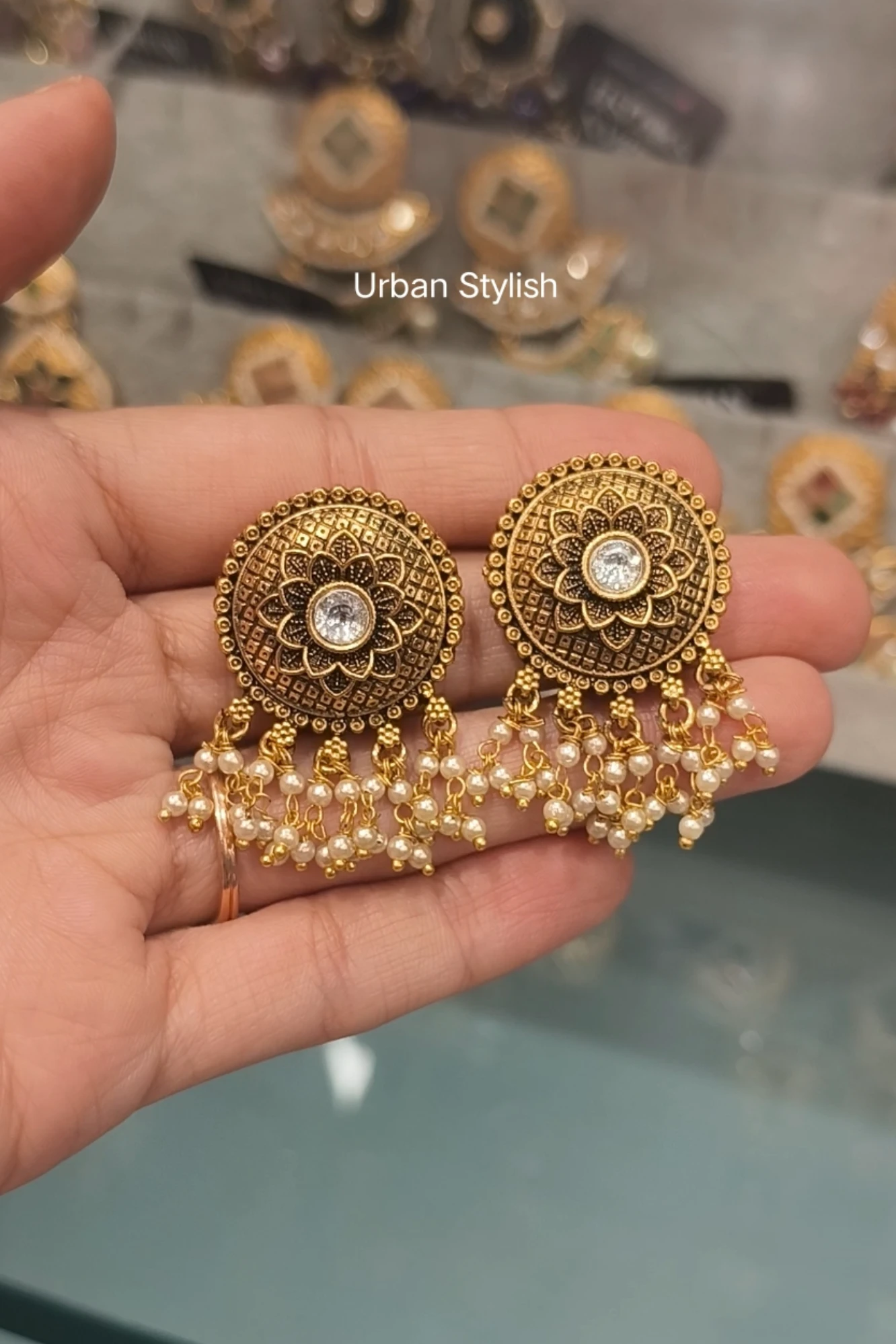DAFFODIL ANTIQUE GOLD LOOK (10A)