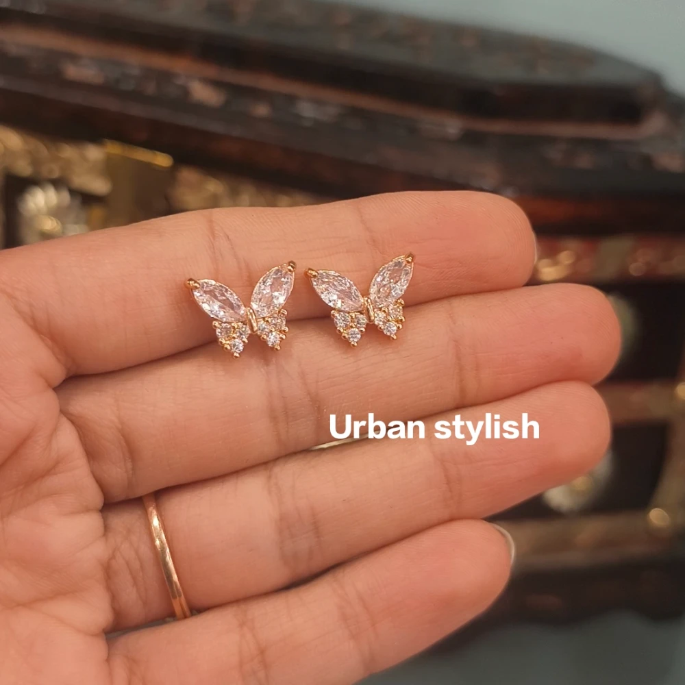 ZAHIDA AD STUDS