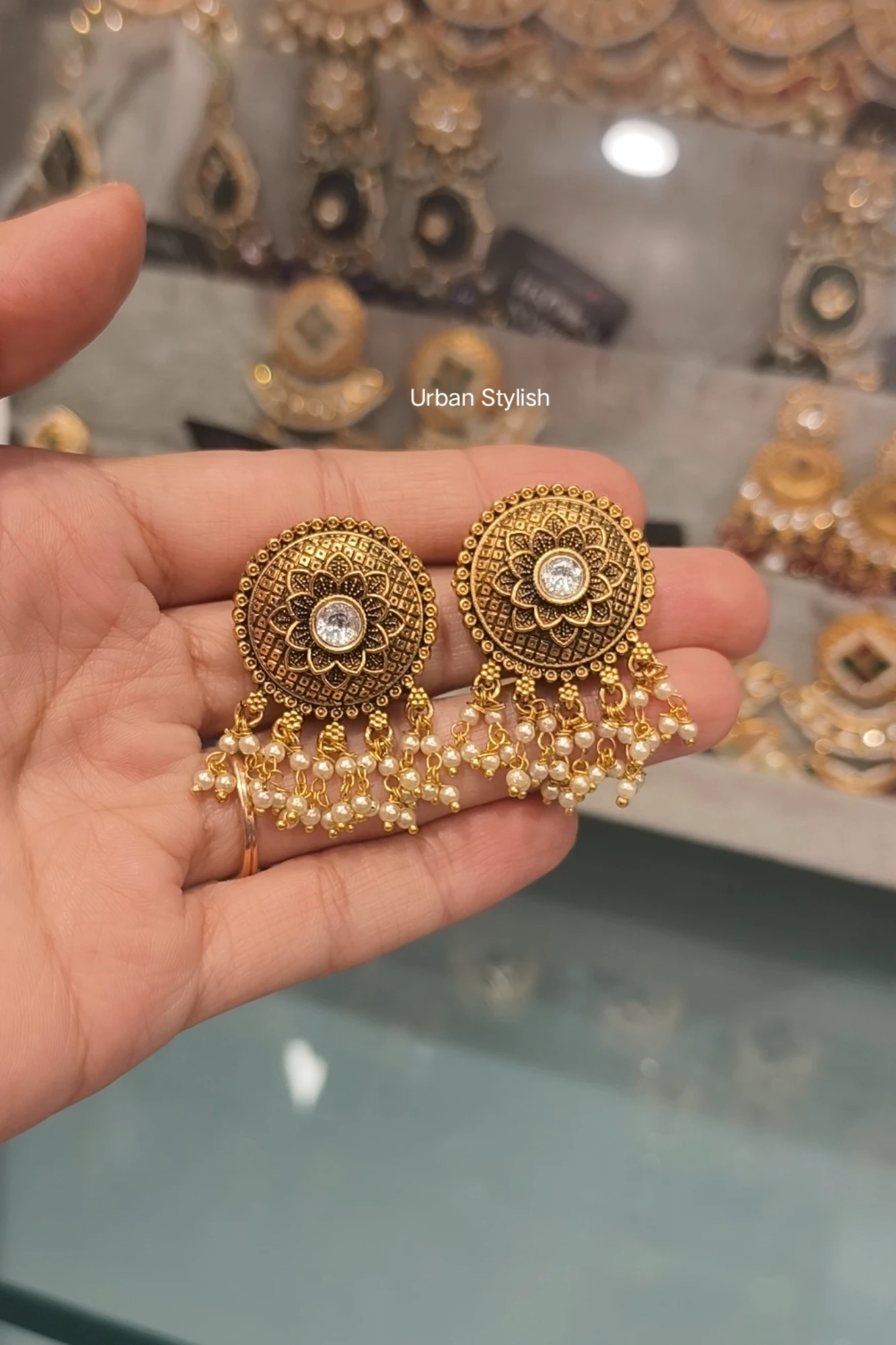 DAFFODIL ANTIQUE GOLD LOOK
