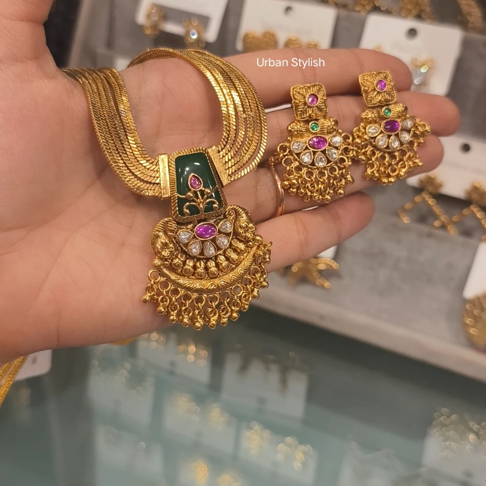 ZARILA RAJWADA NECKLACE WITH EARRINGS