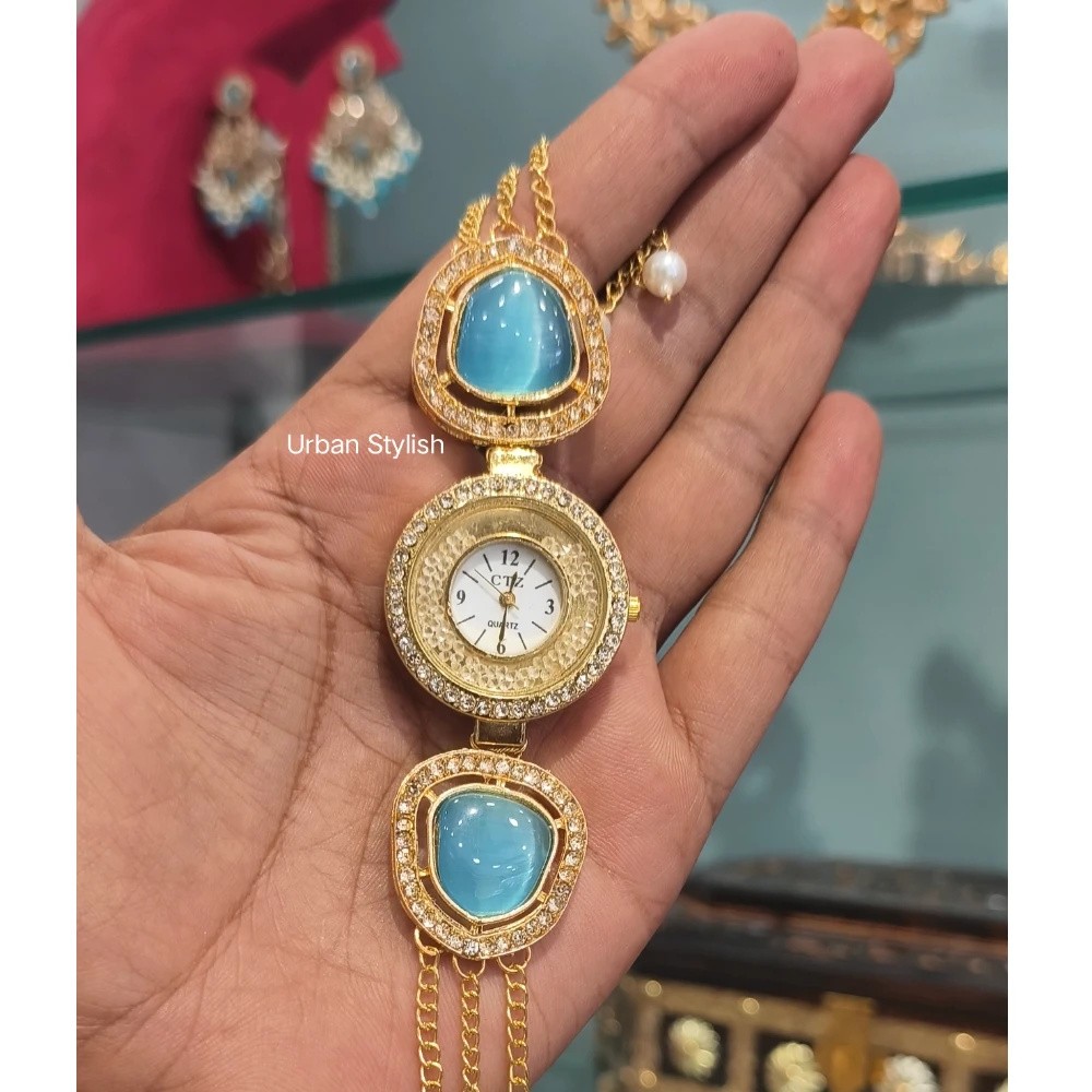 AYESHA KASHMIRI WATCH