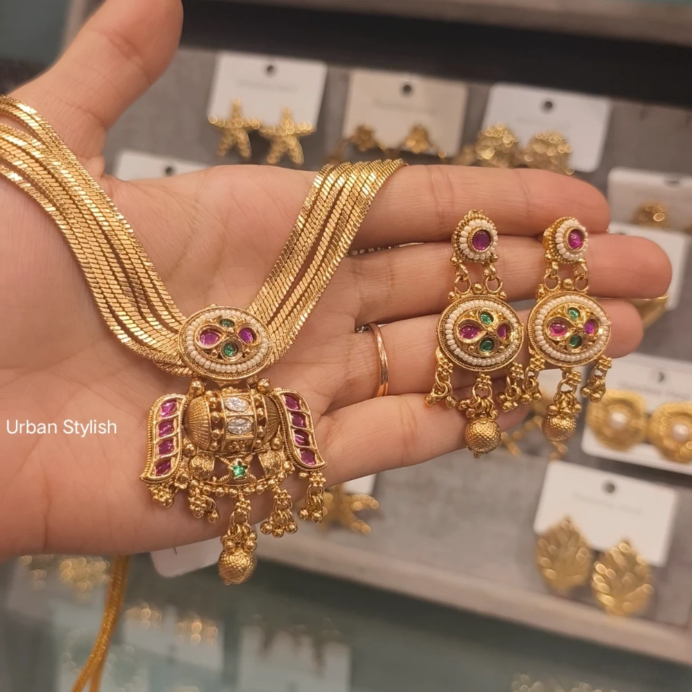 RANGRAZE RAJWADA NECKLACE WITH EARRINGS