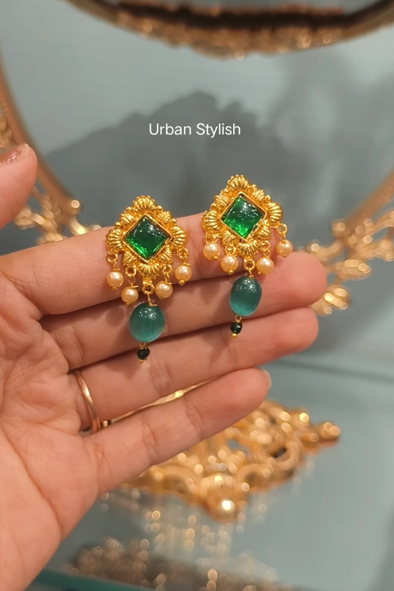 NAIRA GREEN GOLNEN STUDS (A18)