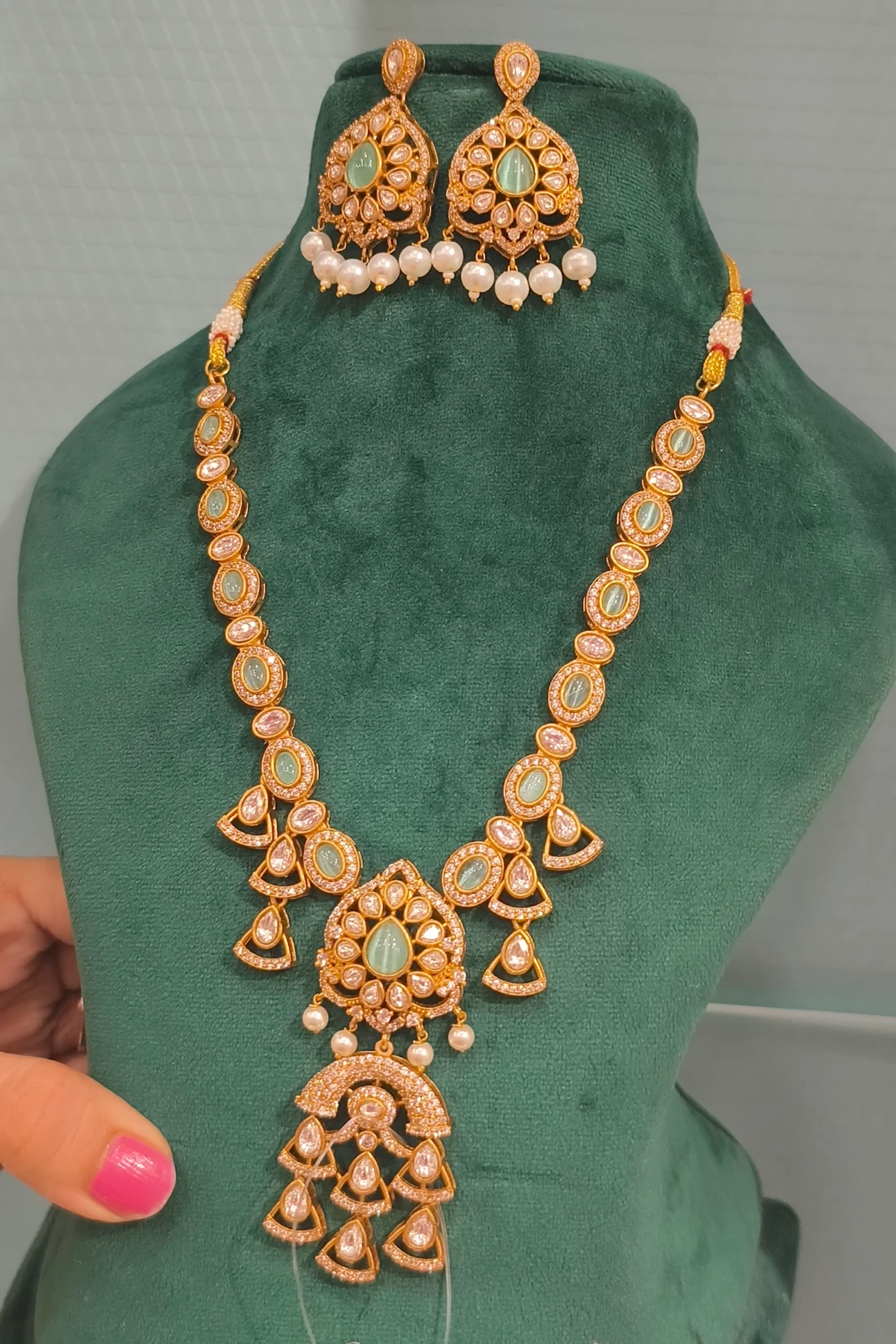ZYNAH SEA GREEN MOISSANITE NECKLACE AND EARRINGS