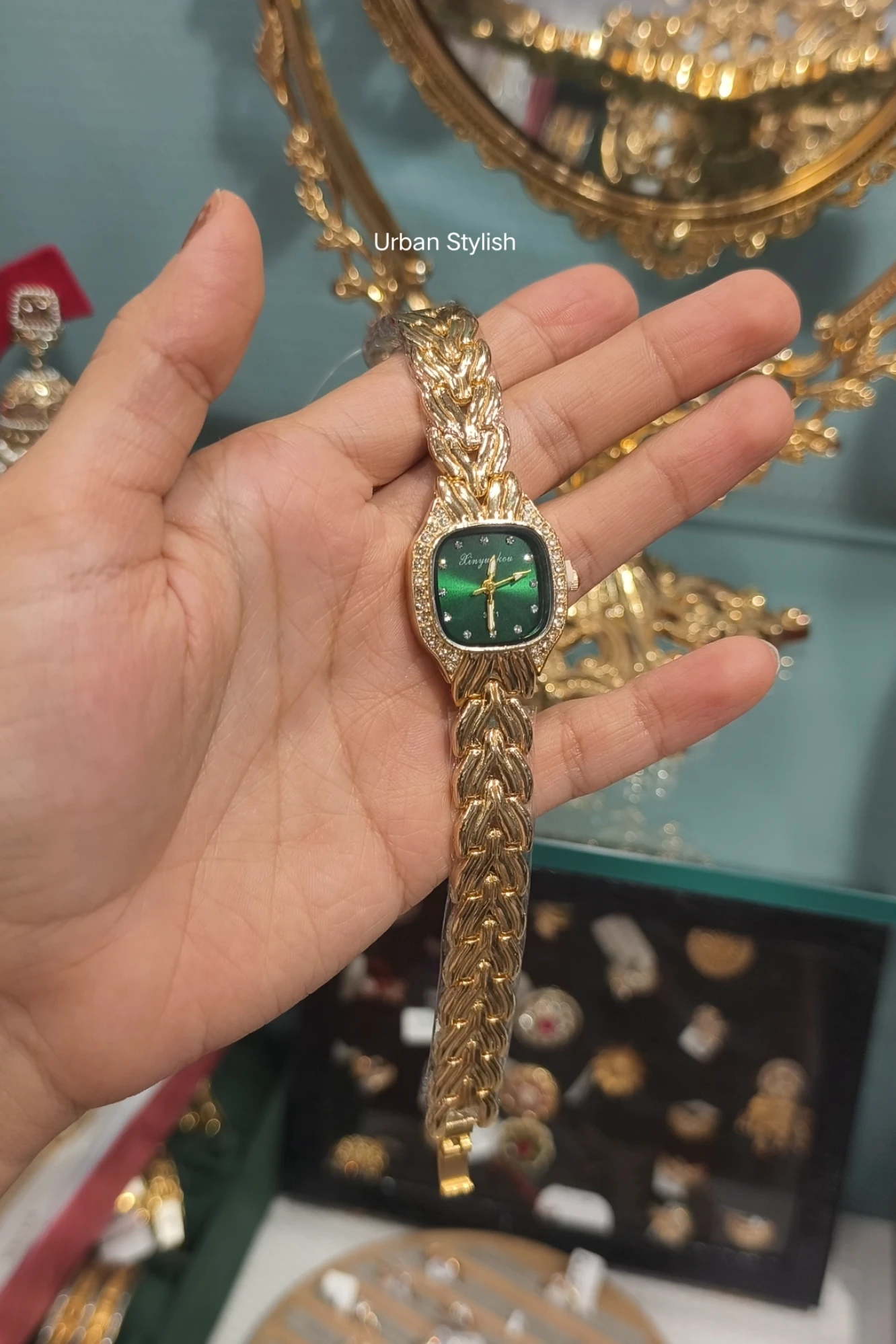 ROYAL GREEN QUEEN WATCH (16A)