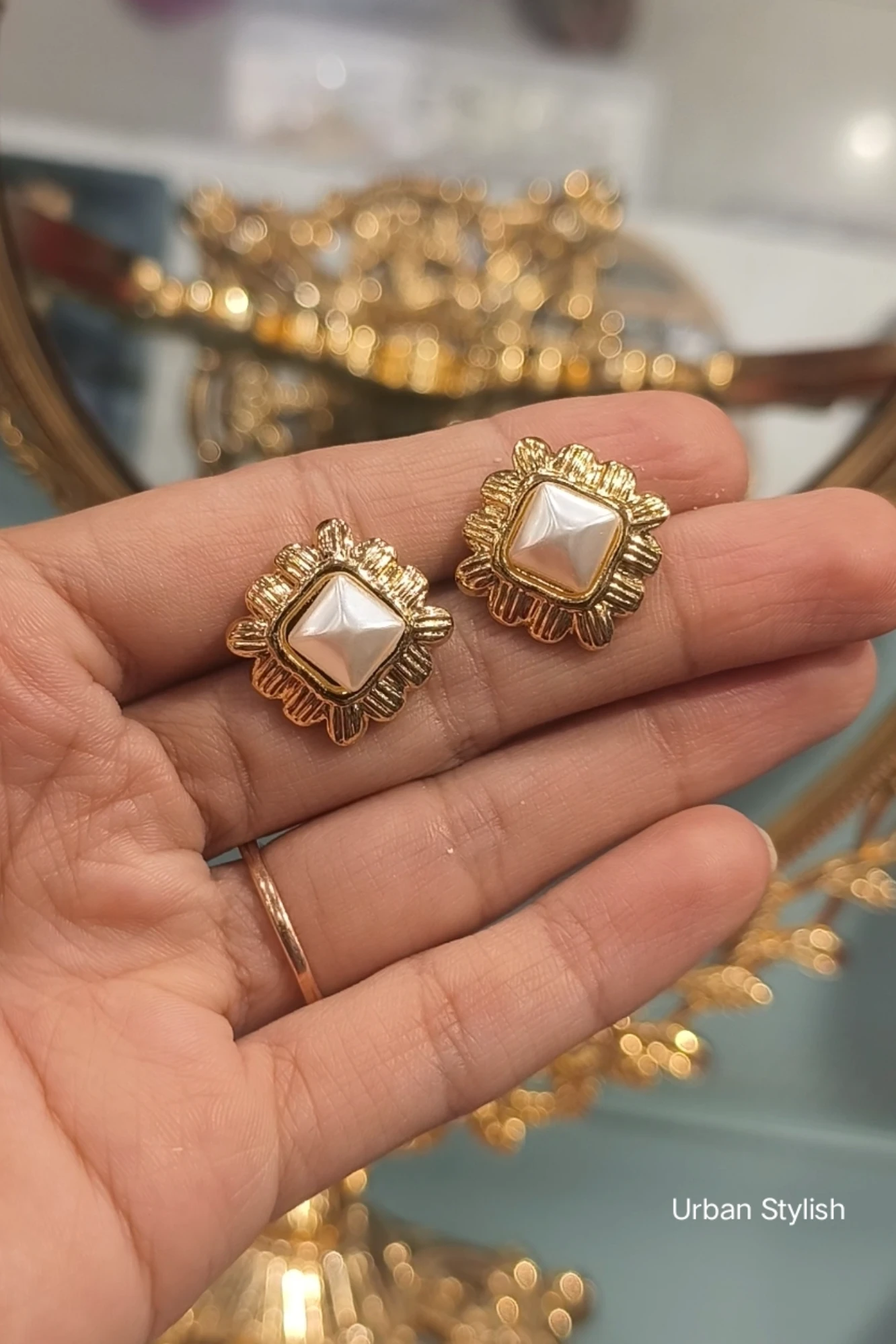 PEARL SQUER DLOW STAINLESS STEEL EARRINGS (A15)