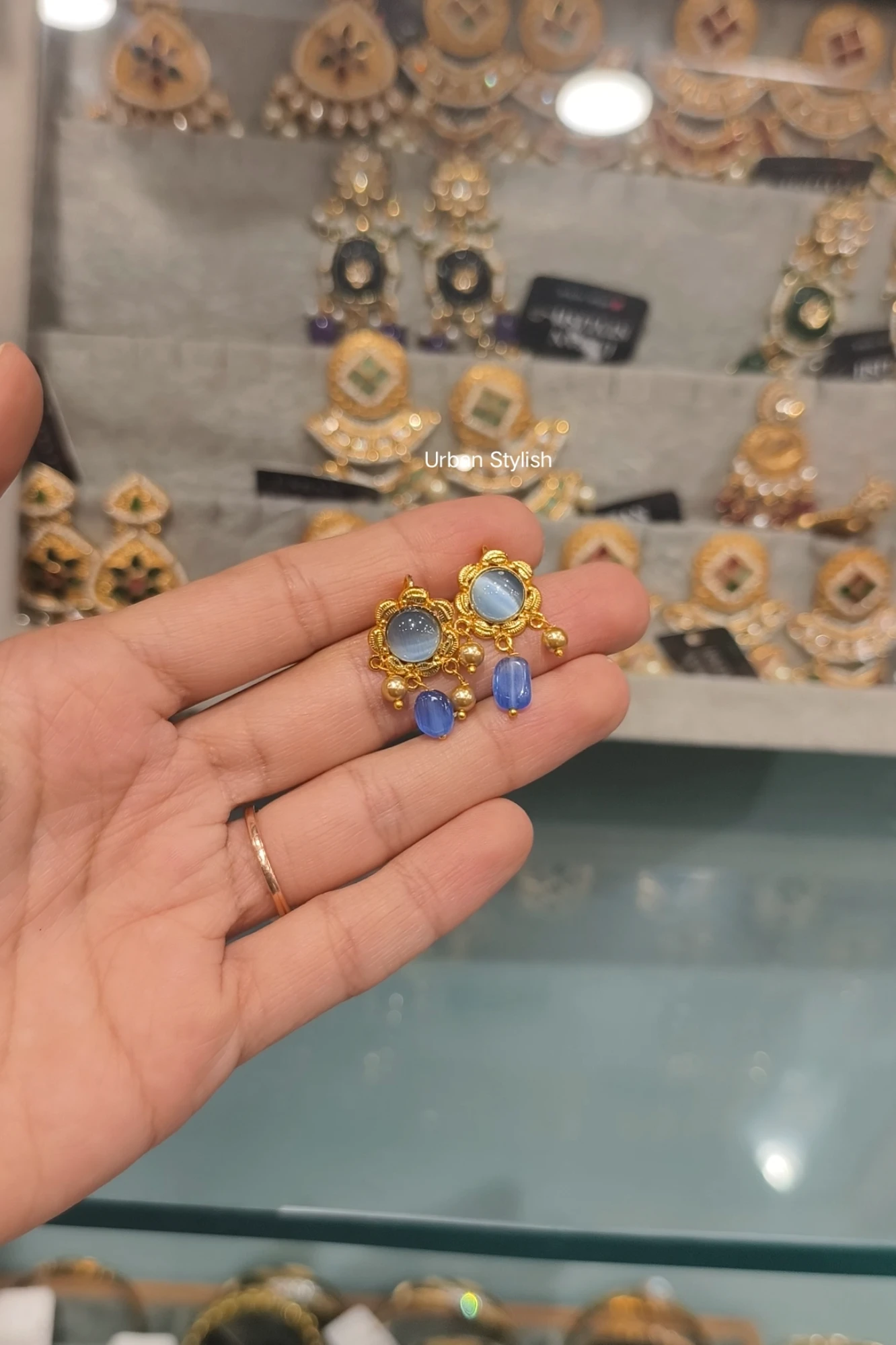 ZOYA  BLUE BLOOM GOLD LOOK EARRINGS