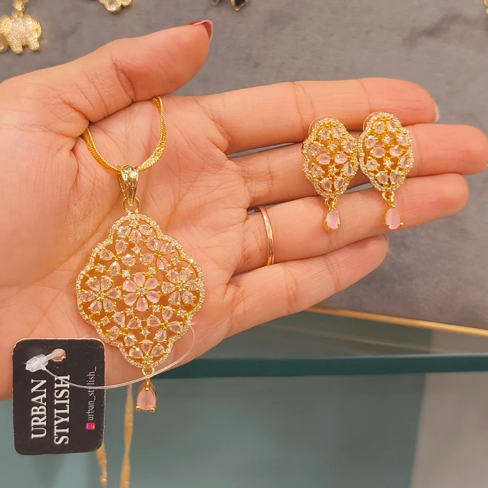 ZAHARA PINK AD PENDANT WITH EARRINGS