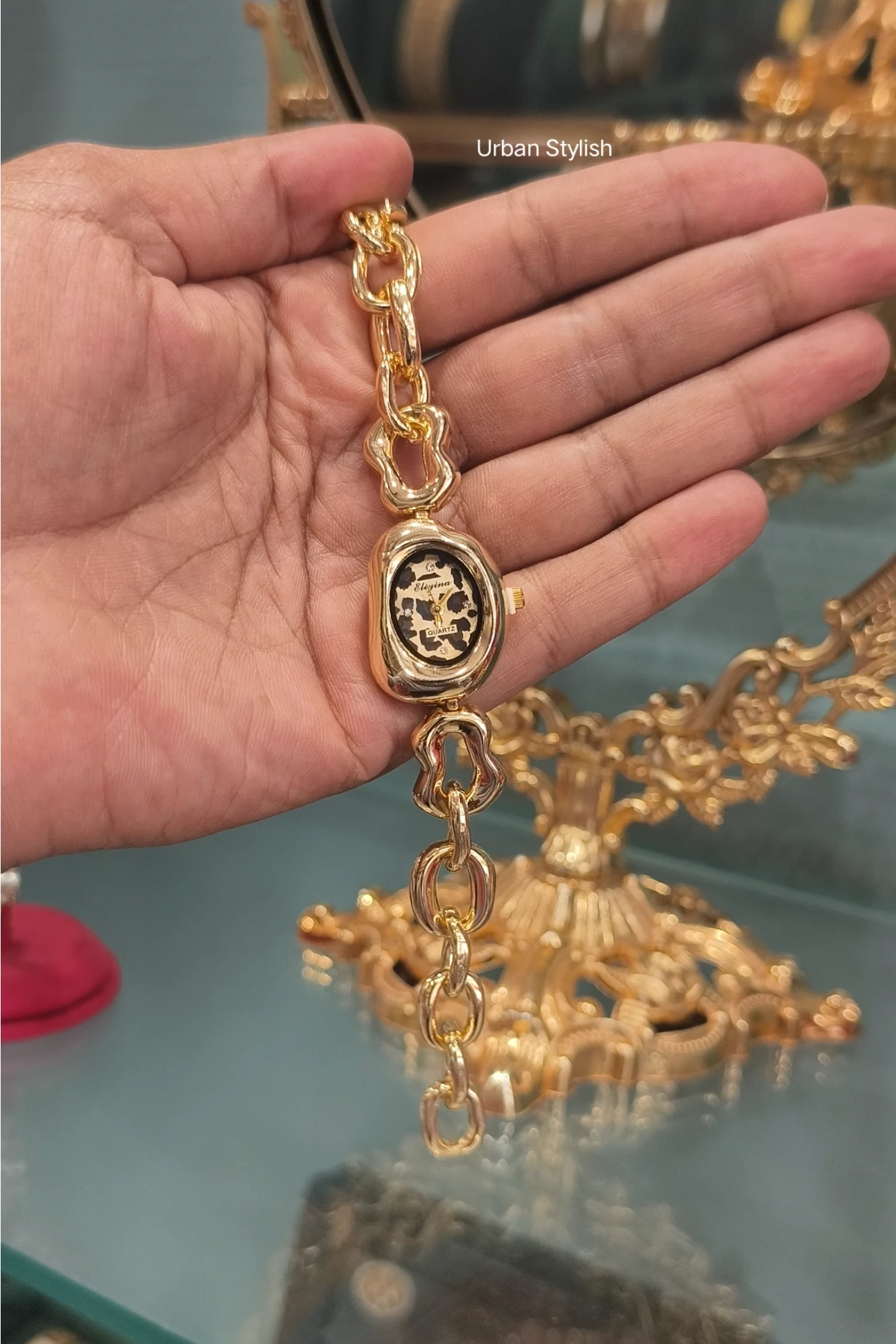 CHAIN TYPE GOLDEN BLACK FANCY WATCH (16)