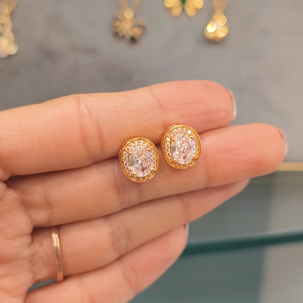 AD ROUND STUDS
