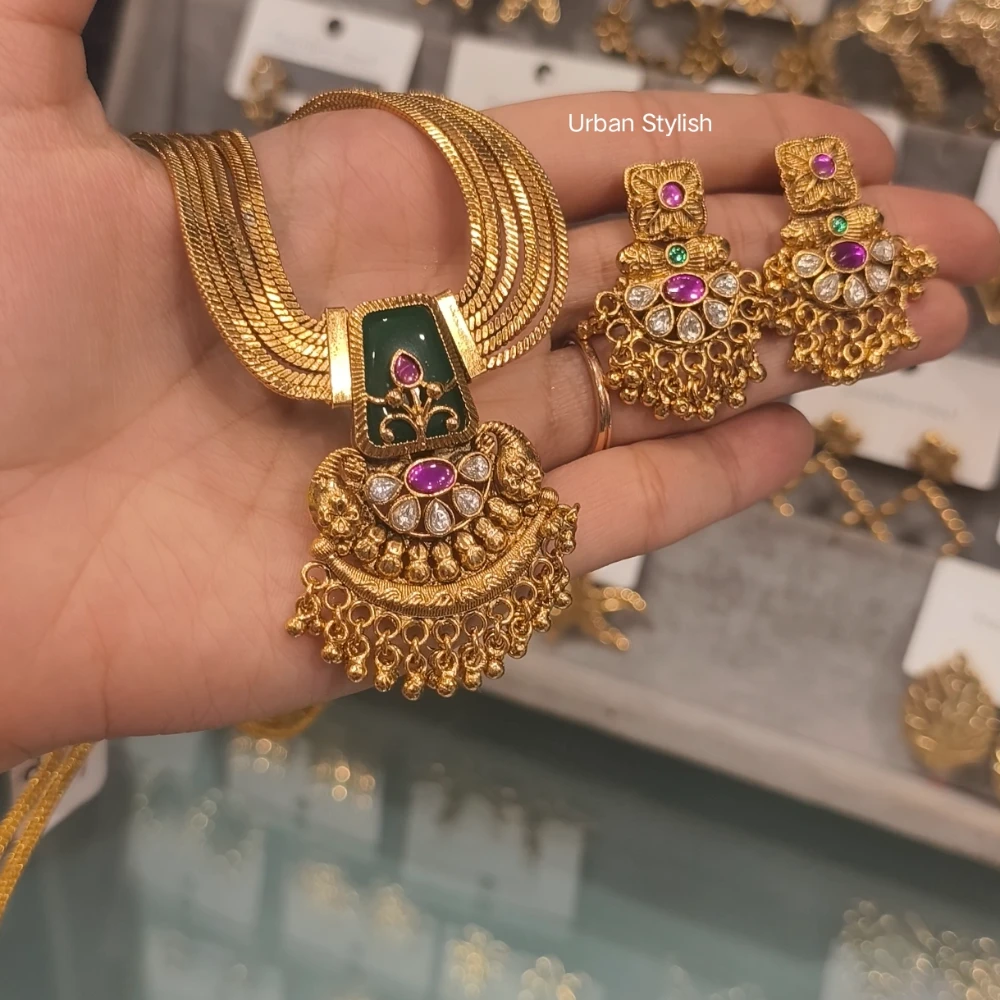 ZARILA RAJWADA NECKLACE WITH EARRINGS
