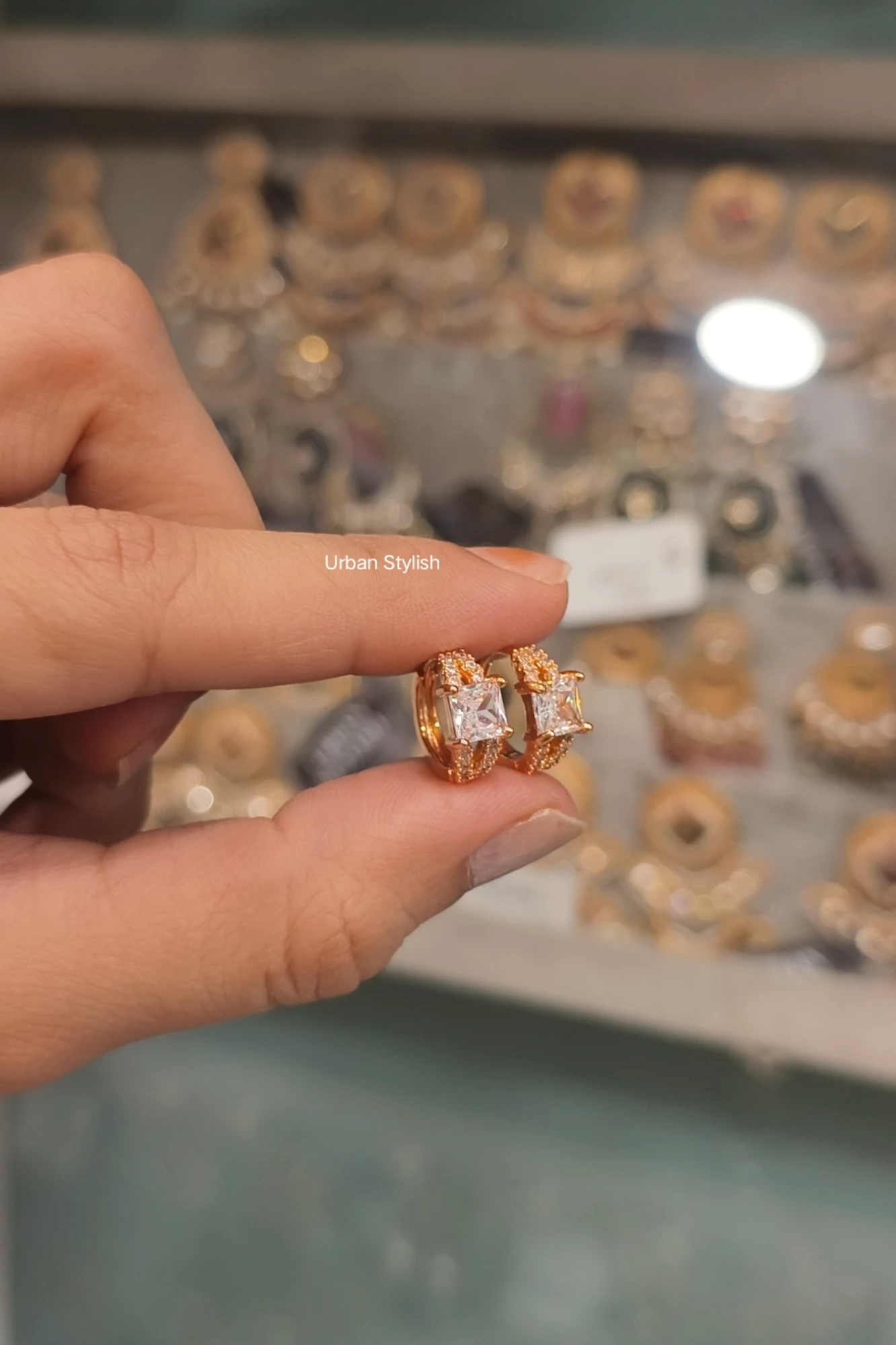 ZIYAN DAILY WEAR HOOP EARRINGS