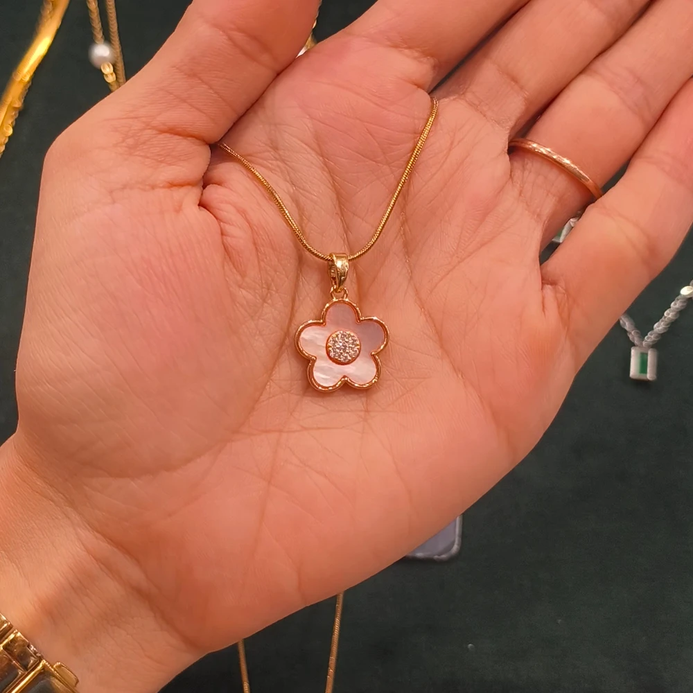 FLOWER PENDANT CHAIN