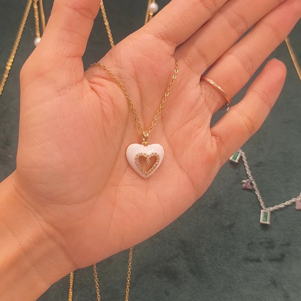 WHITE HEART CHAIN