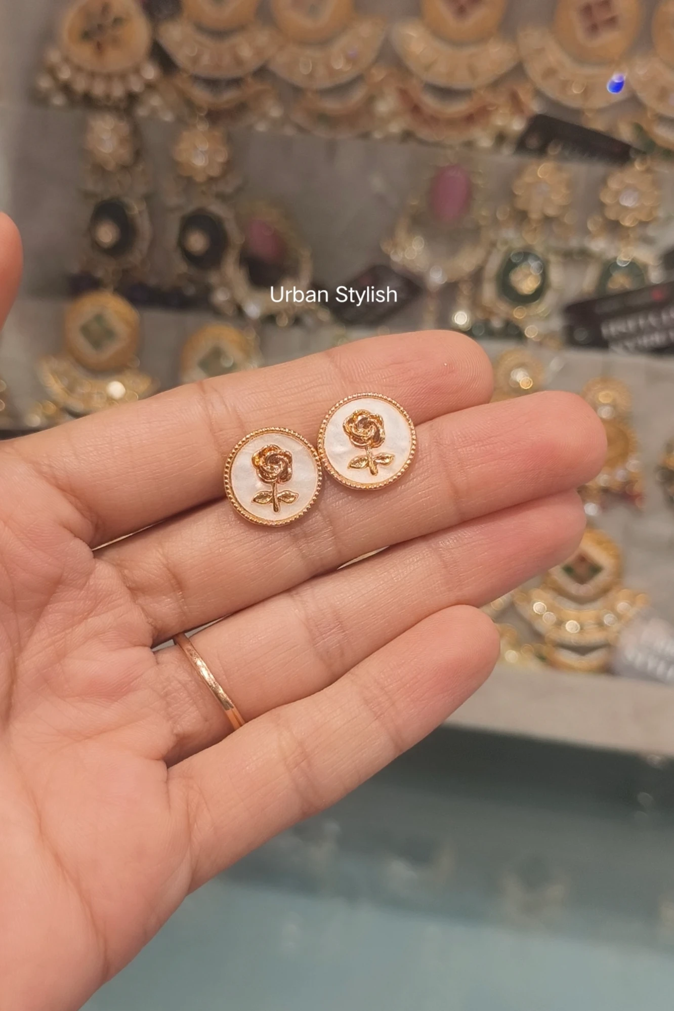 ASTER AD STUDS