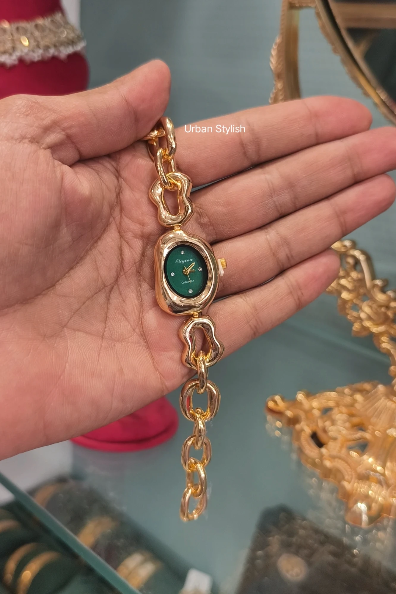 CHAIN TYPE GOLDEN GREEN FANCY WATCH (A16)