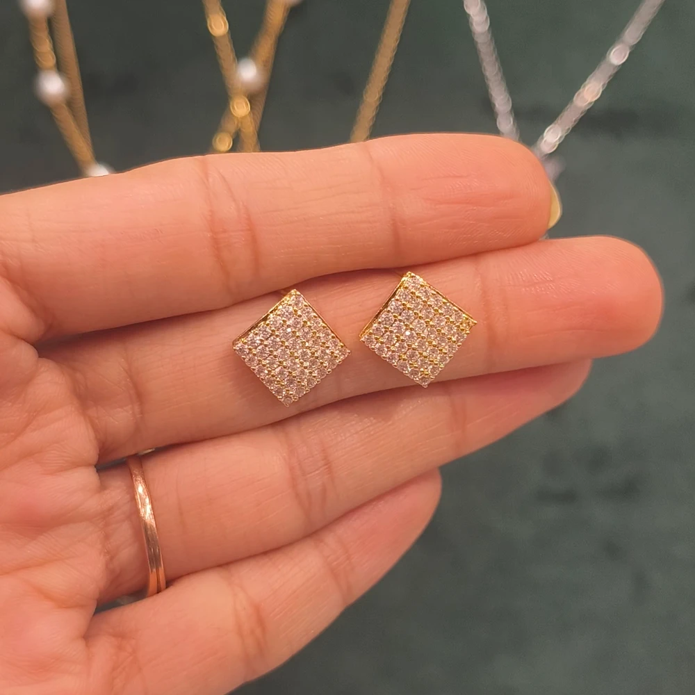 AZZEZ AD STUDS