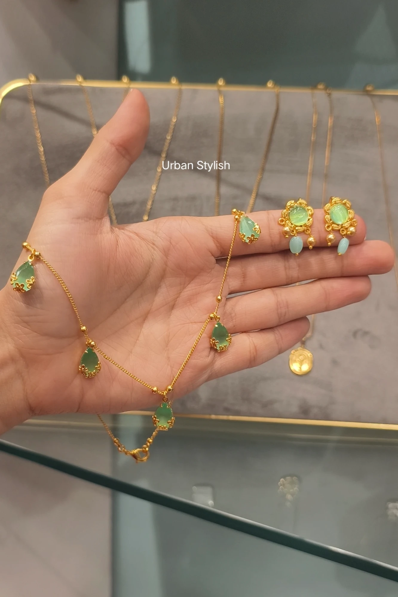 NOOR-E- ZAMRUD NACKLECE WITH EARRINGS