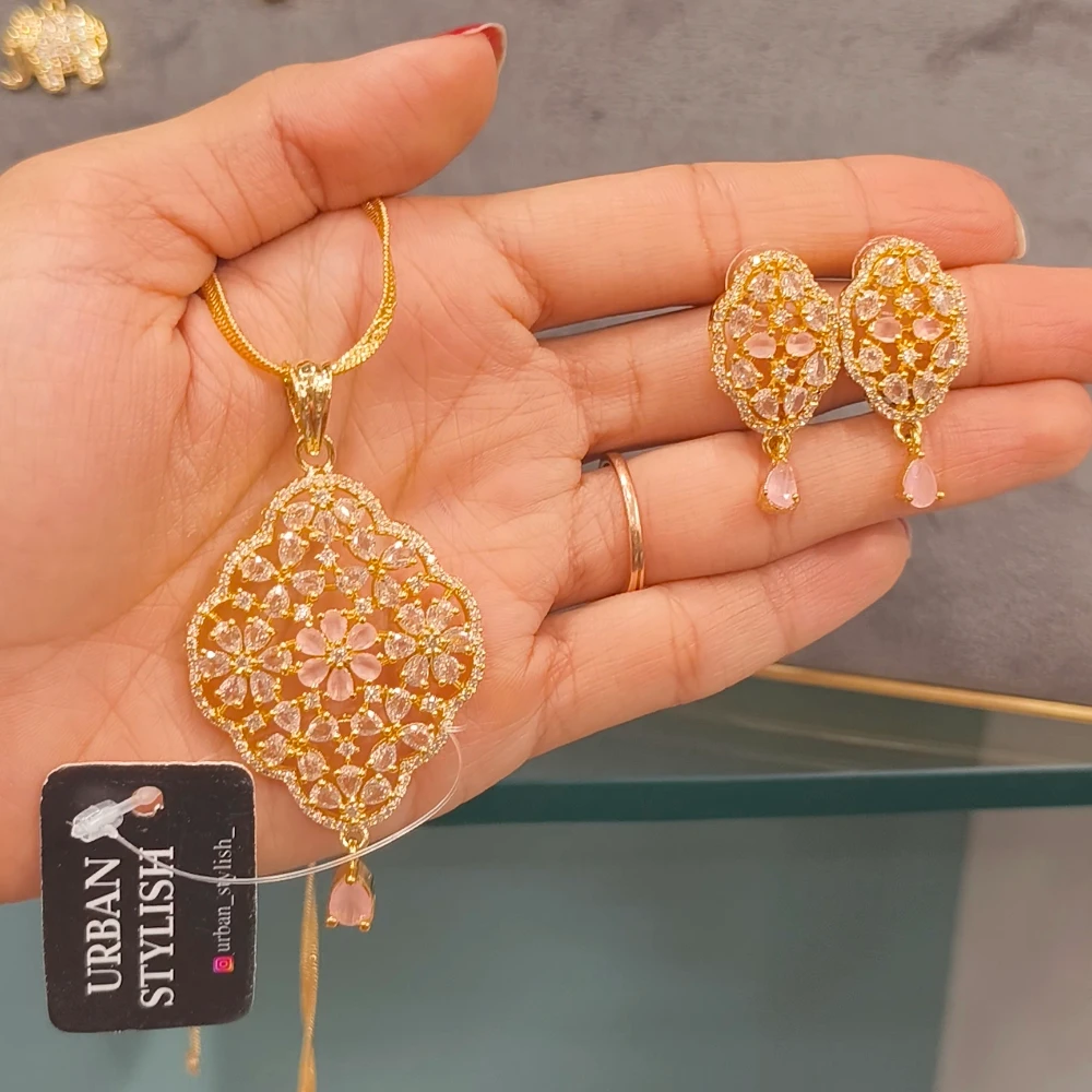 ZAHARA PINK AD PENDANT WITH EARRINGS