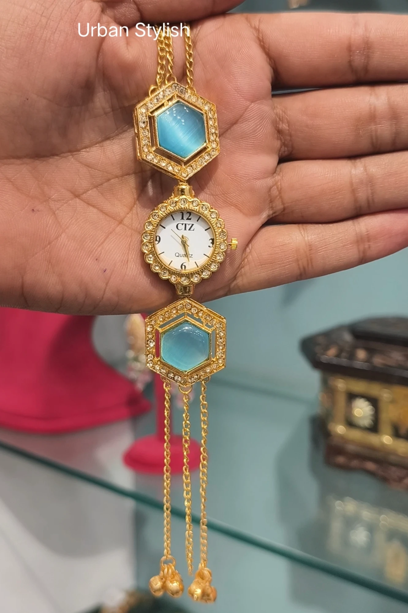 SAMINA KASHMIRI WATCH